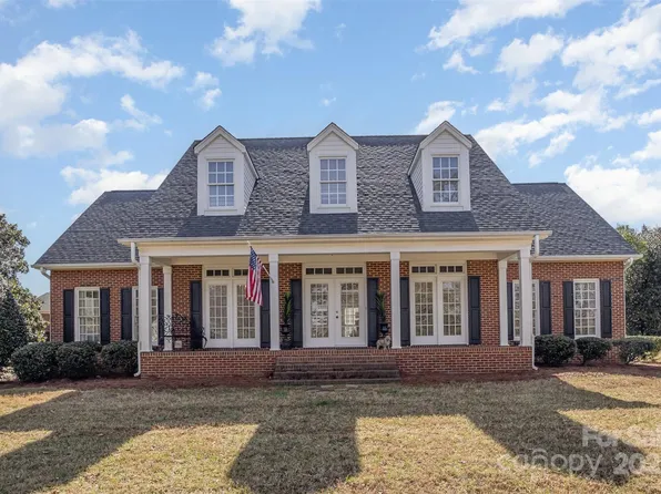 2968 Robinwood Rd, Gastonia, NC 28054