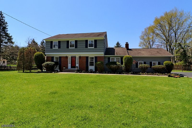1st image of 1460 Martine Ave