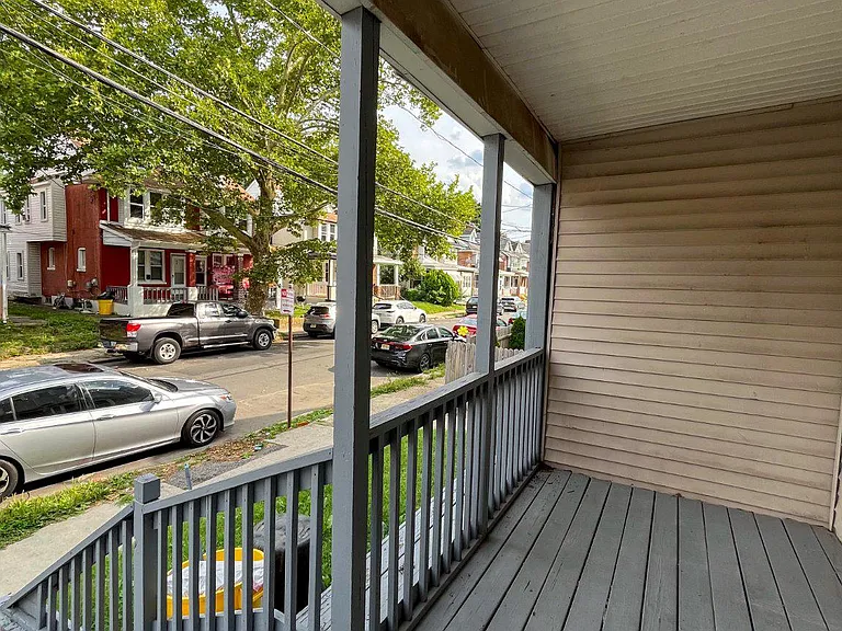 57 Laurel Ave #1 — Photo 2