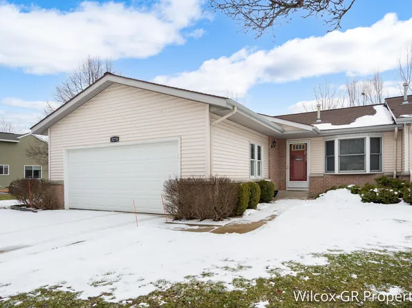 5278 Swanwood St SE, Caledonia, MI 49316