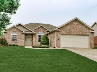 202 Blake Dr, Centerton, AR 72719