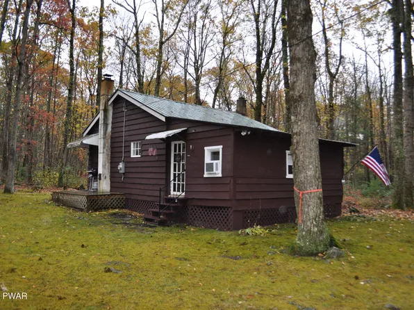 288 White Deer Lake Rd, Hawley, PA 18428