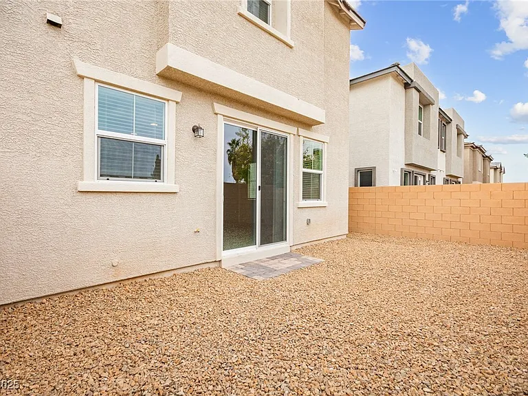 10140 Gabby Glen St — Photo 24