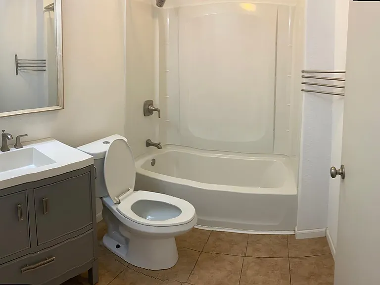 1641 1/2 Logan Ave #1 — Photo 1