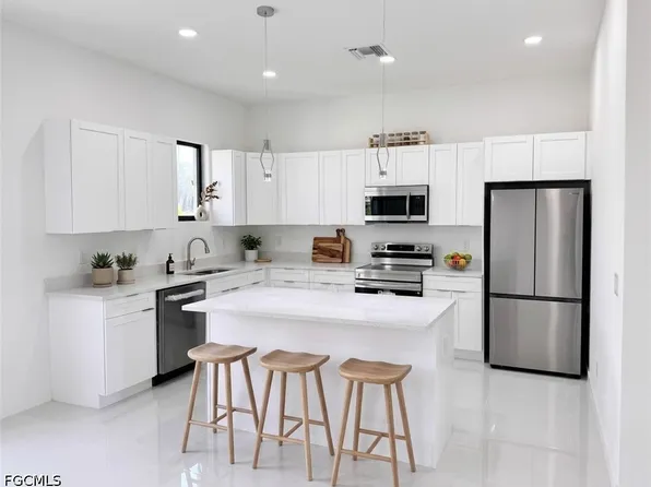 4121 NW 22nd St, Cape Coral, FL 33993