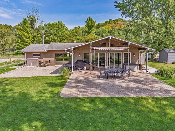S445 Warbler Ct, La Valle, WI 53941