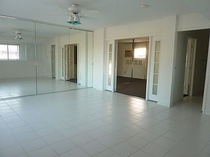2nd image of 505 Everett Ave