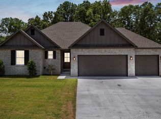 21860 E Morgan Rd, Claremore, OK 74017