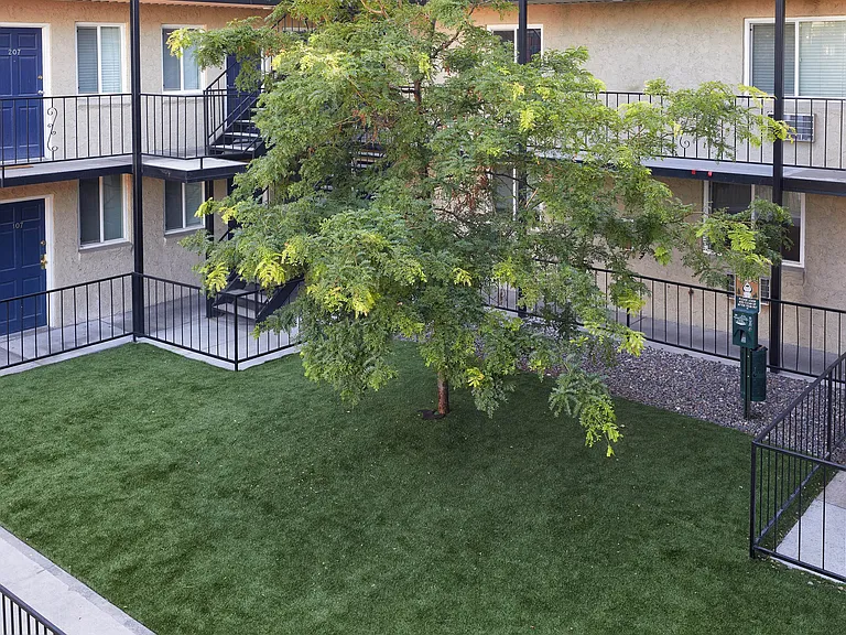 Parkland Square Apartments — Photo 13