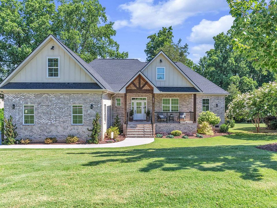 1st image of 105A Bree Dr