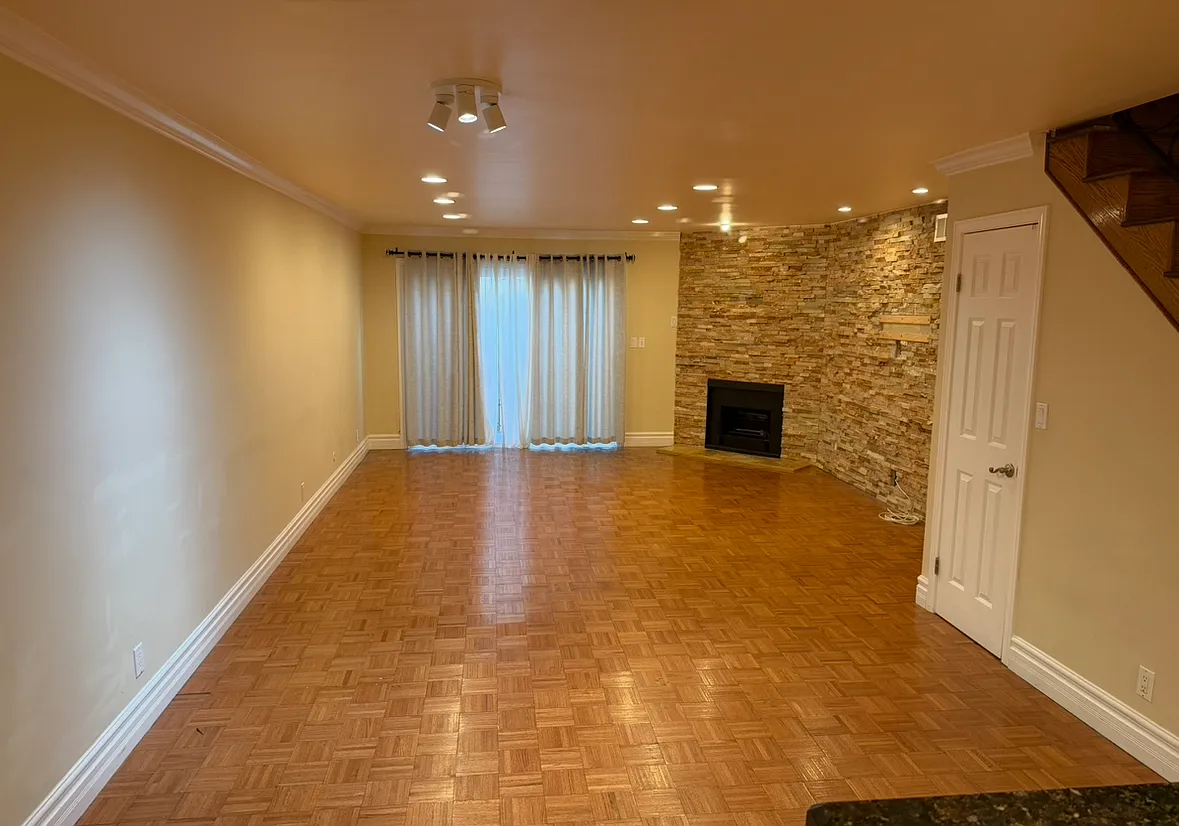 2 bed, 1125 sqft, $3,300 — Photo 4
