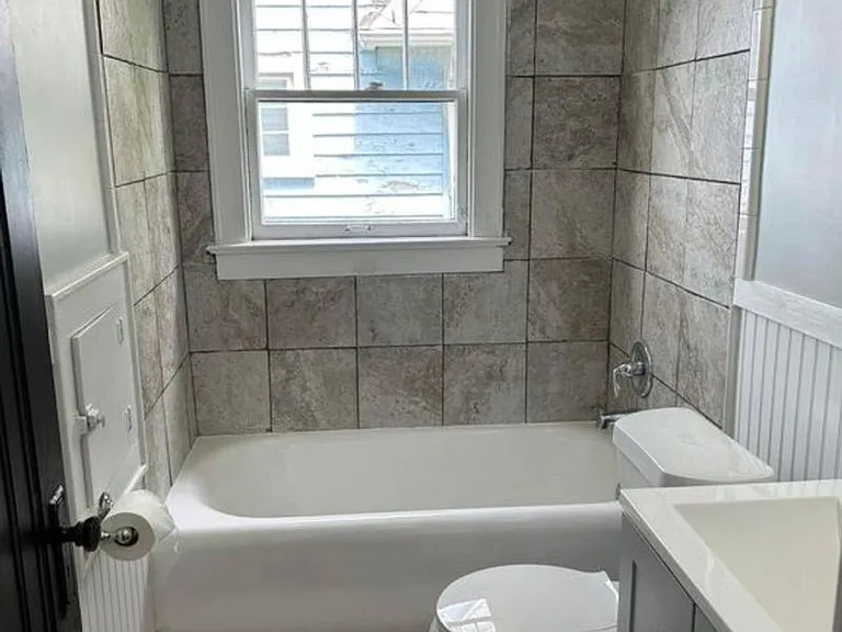 1605 Kearsley Park Blvd — Photo 22