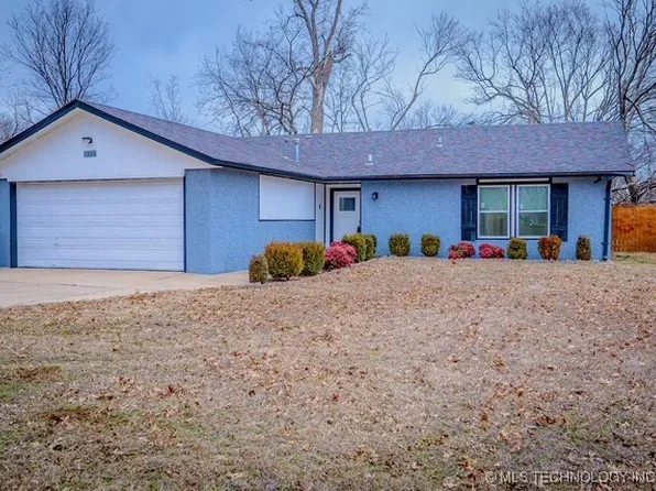 1306 W 13th St S, Claremore, OK 74017