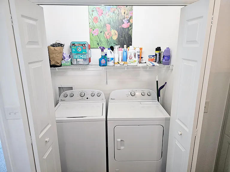washer & dryer with complimentary detergent