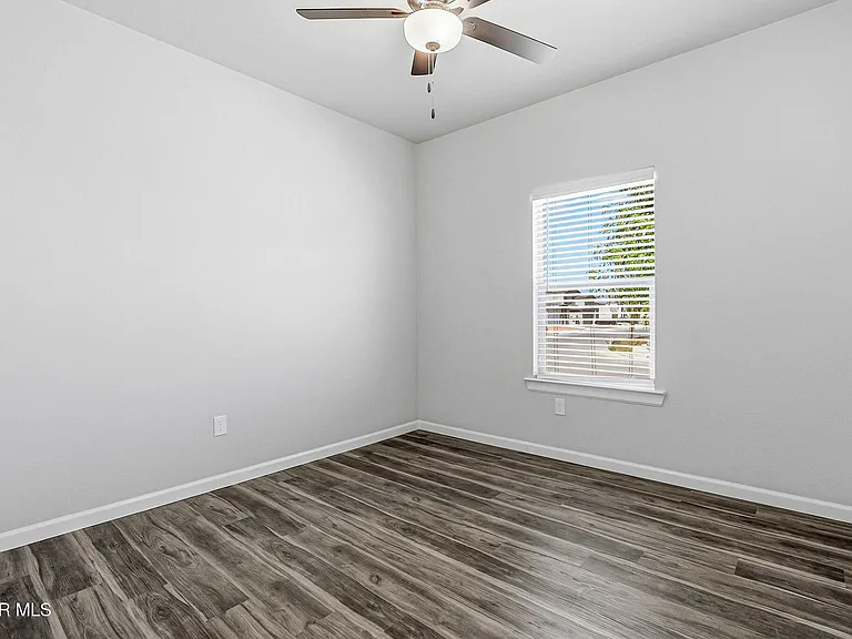6070 Zinc Hill St — Photo 17