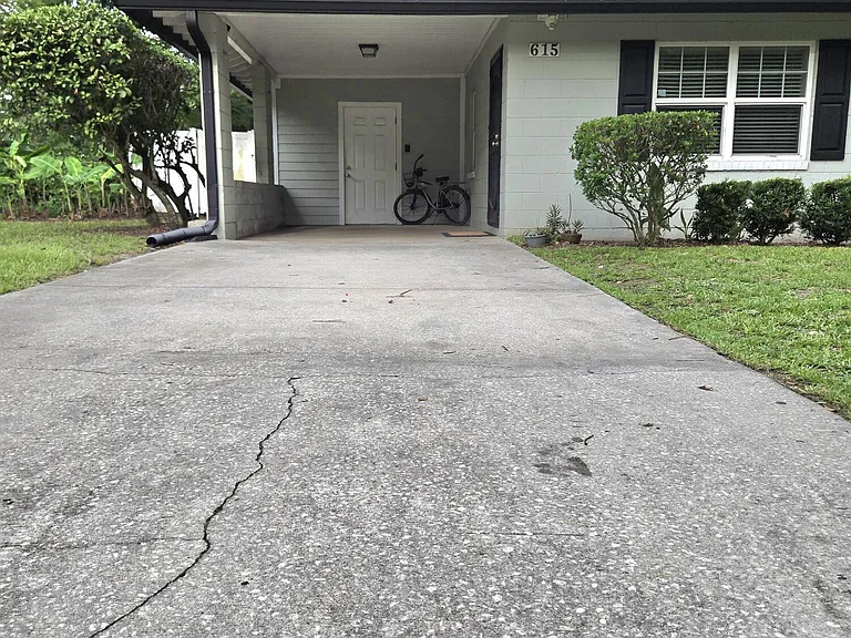 615 Luna Ct — Photo 2