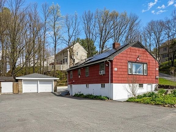 2nd image of 222 Walnut St