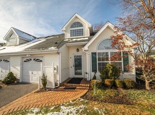 16 Joyces Way, Bay Shore, NY 11706