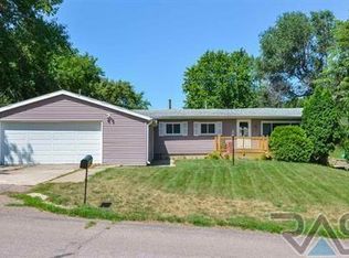 121 3rd St, Baltic, SD 57003