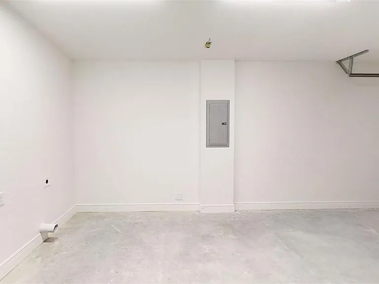 20651 SW Marine Blvd — Photo 29