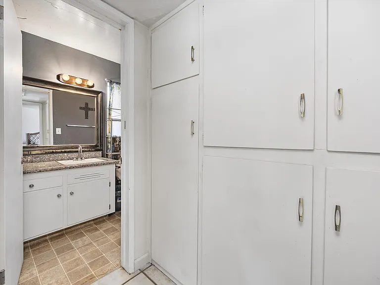 1928 Dracena St — Photo 10