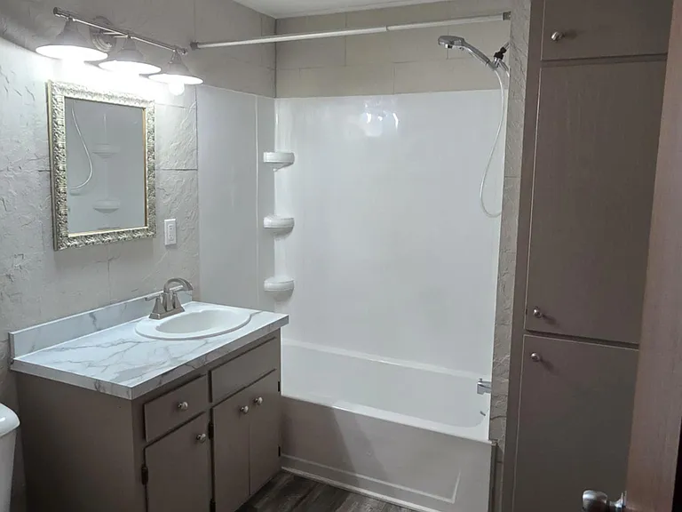 302 1/2 N Cedar Ave #1 — Photo 3