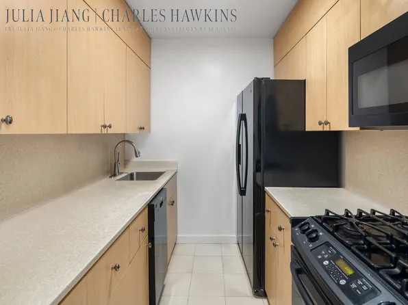 330 East 38th Street image 6 of 14