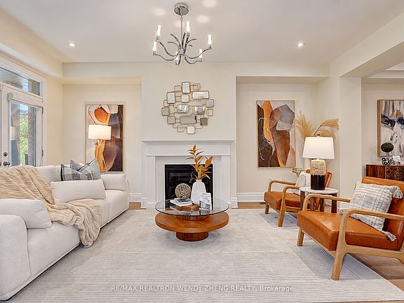 5th image of 11 Hollyhock Ct