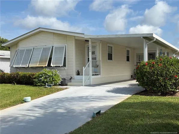 7704 SE Saratoga Dr, Hobe Sound, FL 33455