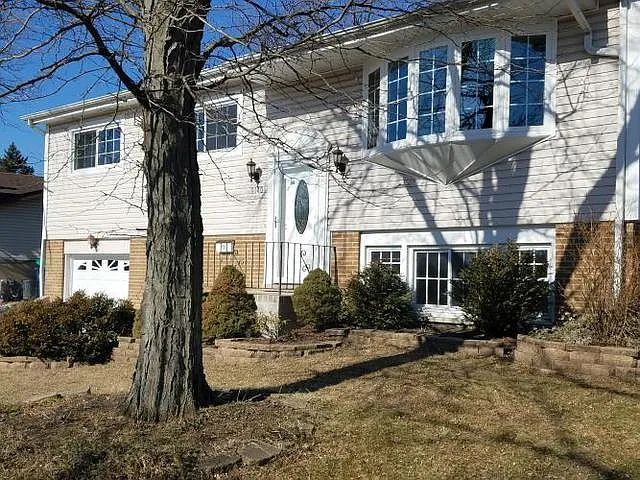 9140 Sycamore Dr photo 1