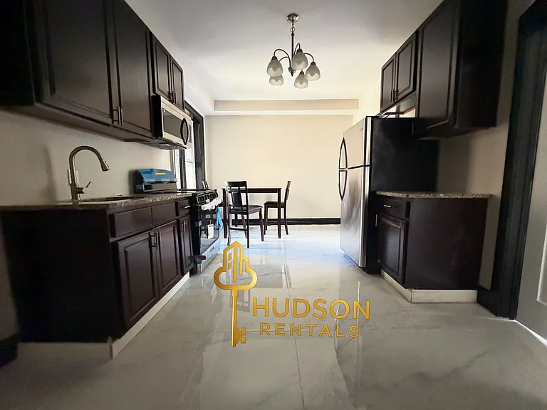 233 Fowler Ave #1 — Photo 1