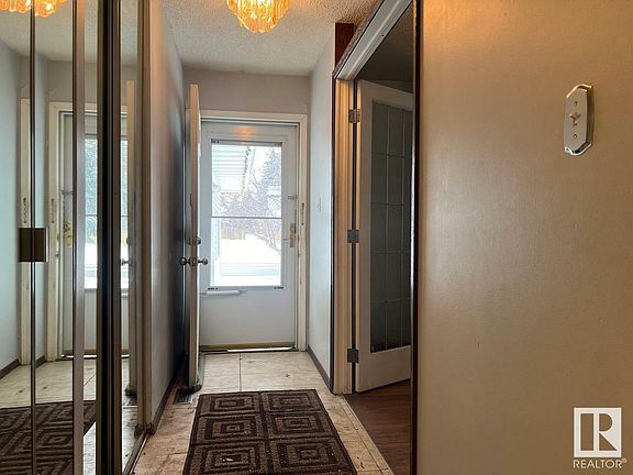 4th image of 8723 182nd St NW