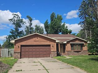 319 Sunset Dr W, Champlin, MN 55316