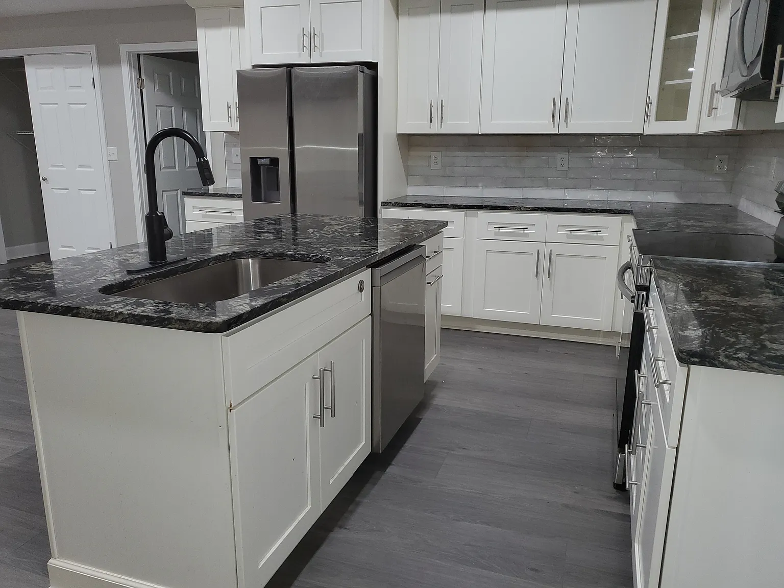 4 bed, 2000 sqft, $2,350 — Photo 3