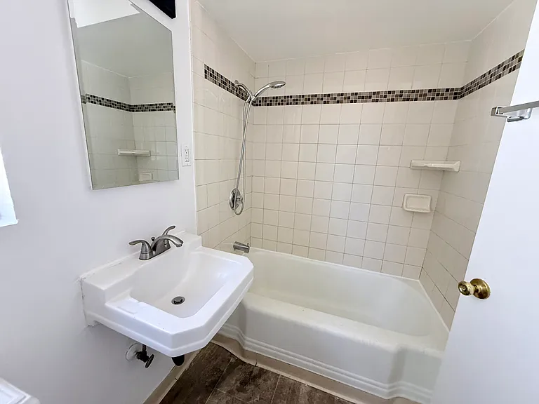 128 N Avenue 56 #4 — Photo 16