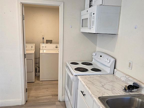 4th image of 1301 Rene Ave
