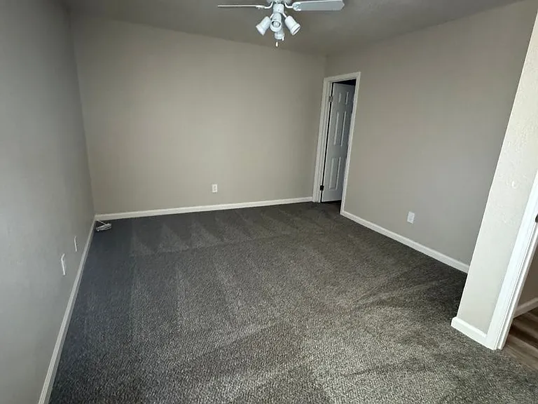 Canyon Club Apartments — Photo 75