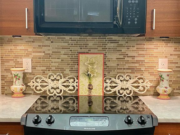 2nd image of 3122 W Clay St APT 12