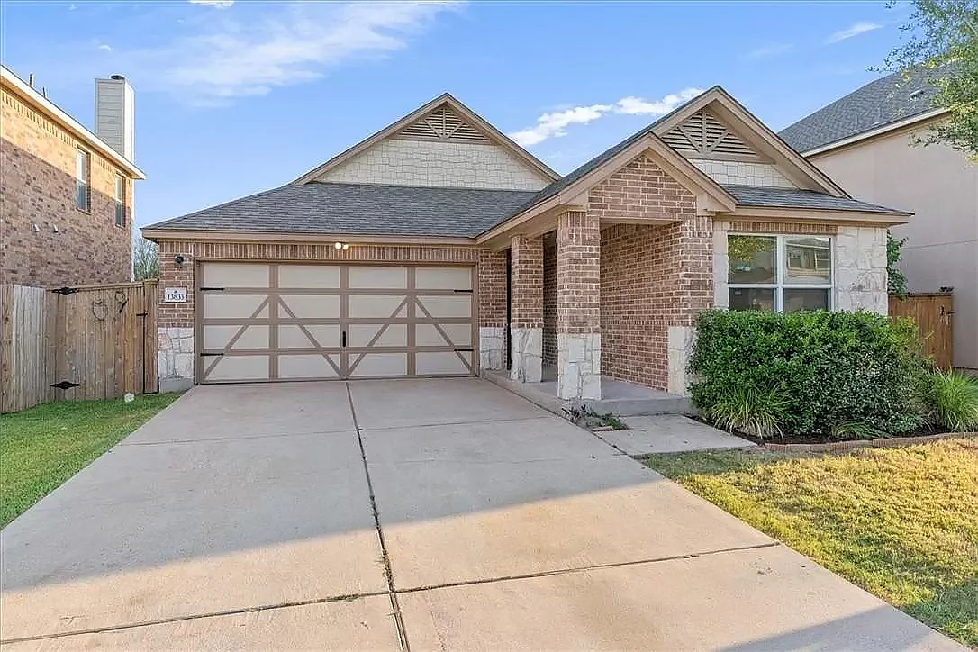 3 bed, 1622 sqft, $2,100 — Photo 1