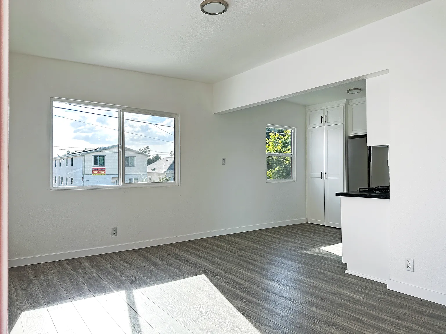 2 bed, 500 sqft, $2,450 — Photo 3