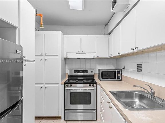 4th image of 1200 West Ave APT 318
