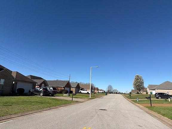 5th image of 12 Wesley Dr