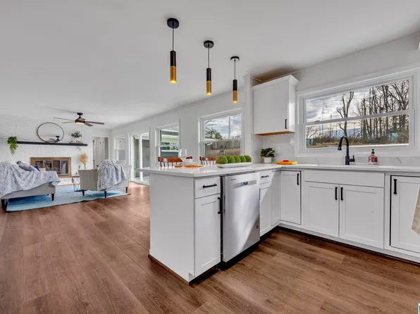 929 Wildwood Dr, Birmingham, AL 35235