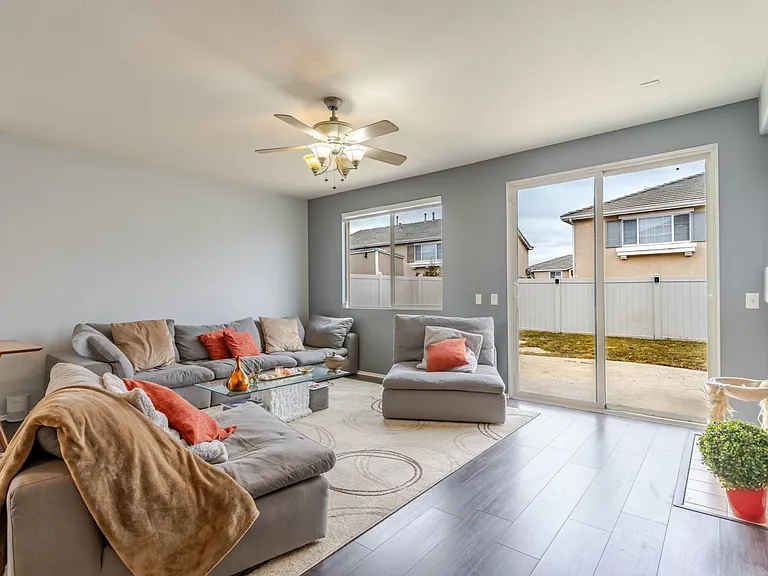 39112 Desert Holly Ln — Photo 11