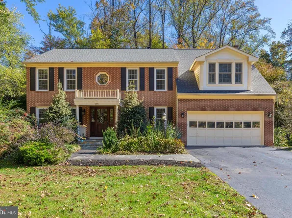 6305 Barsky Ct, Fairfax Station, VA 22039