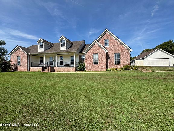 2nd image of 1423 N Red Banks Rd