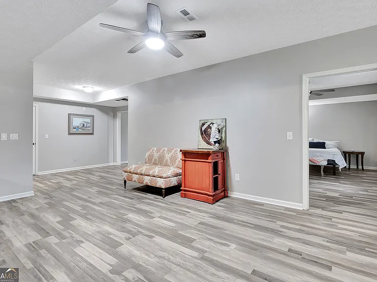 140 Lake Park Ct — Photo 54