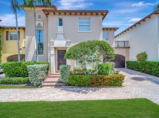 103 Via Poinciana St, Boca Raton, FL 33487