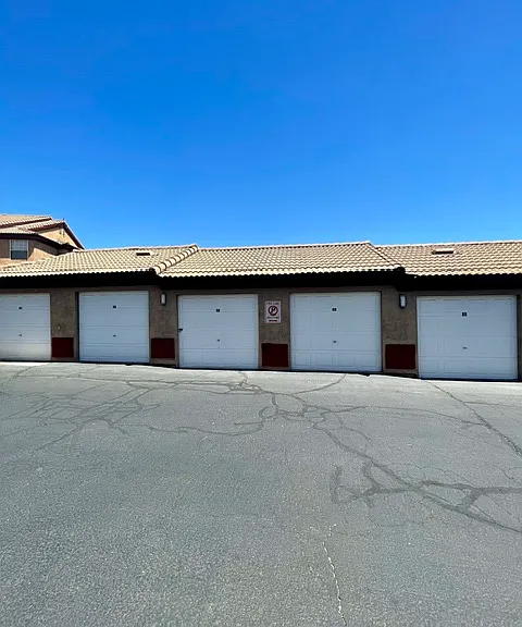 231 W Horizon Ridge Pkwy #2813 — Photo 18