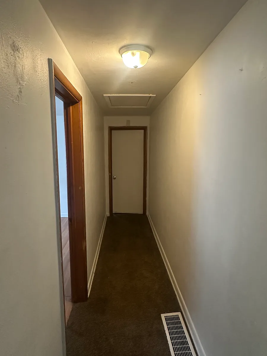 Building Photo - 910 Windsor Ave #912